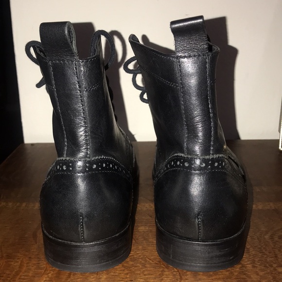 handsome black lace ups - Picture 3 of 9